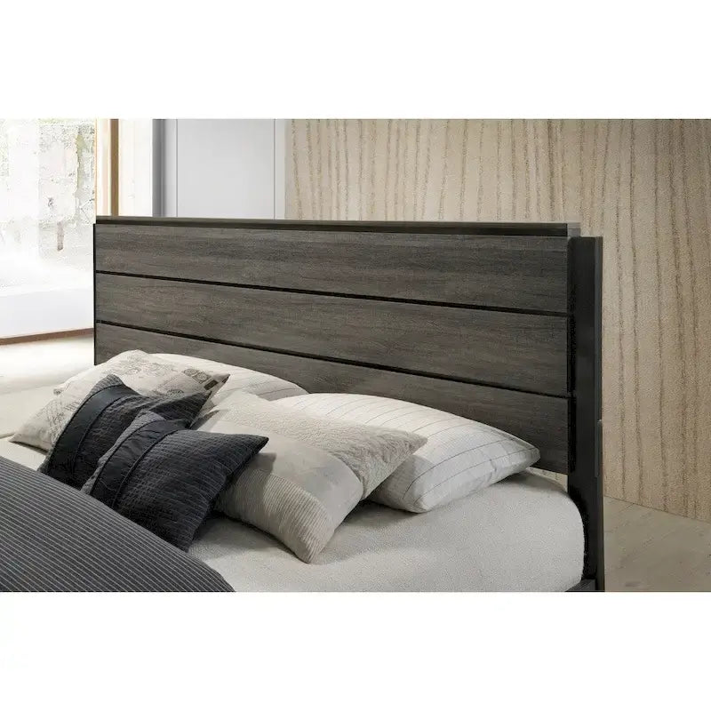 Grey Weathered Finish Queen 4-Piece Bedroom Set (Bed, Dresser, Mirror, Nightstand)